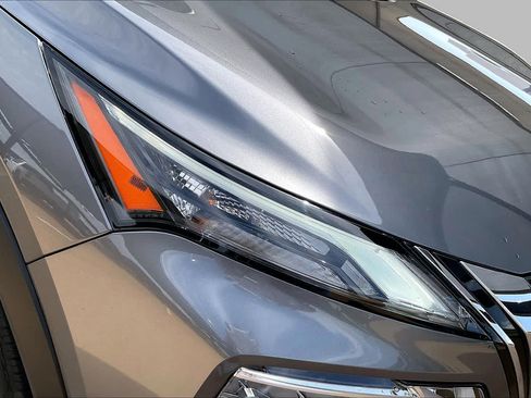 Used 2023 Nissan Rogue SV FWD image 25