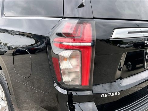 Used 2024 Chevrolet Suburban Premier AWD/4WD image 41