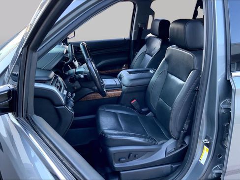 Used 2018 Chevrolet Tahoe Premier AWD/4WD image 7