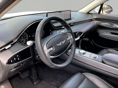 Used 2023 Genesis GV70 2.5T w/ Advanced Package AWD/4WD image 12