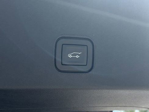 New 2025 Cadillac Lyriq Sport image 10