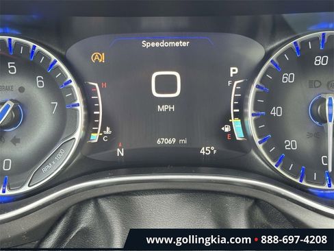 Used 2019 Chrysler Pacifica Limited image 23