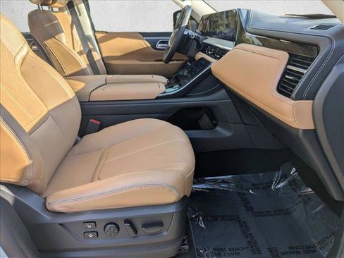 Used 2025 INFINITI QX80 Sensory image 22