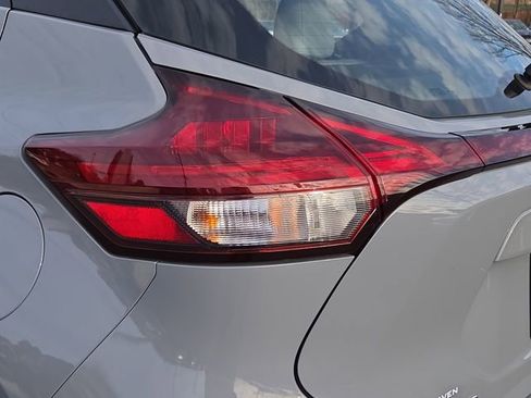 Used 2023 Nissan Kicks SR w/ SR Premium Package image 12