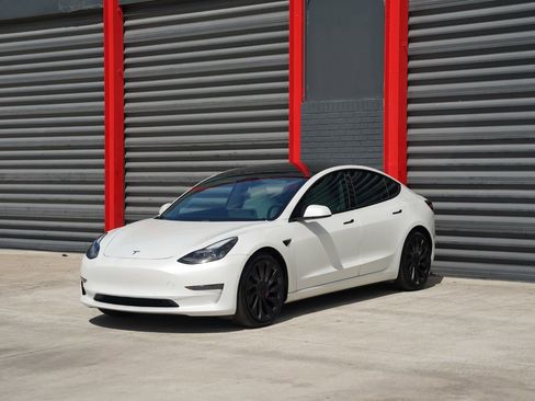 Used 2021 Tesla Model 3 Performance image 1