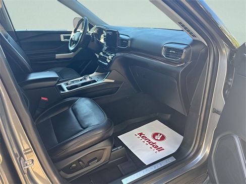 Used 2022 Ford Explorer Limited image 9