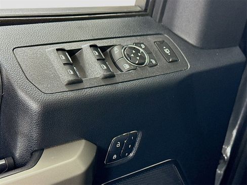 Used 2017 Ford F350 Lariat w/ Chrome Package image 12