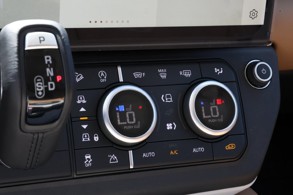 New 2026 Land Rover Defender 110 S AWD/4WD image 23