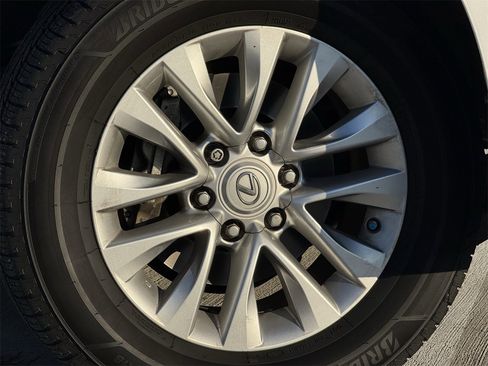 Used 2018 Lexus GX 460 Premium w/ Premium Package image 8