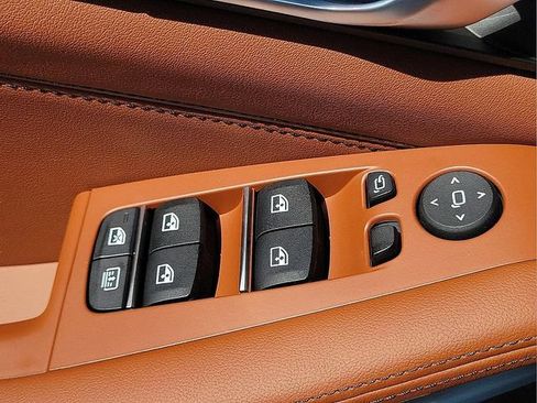 Used 2027 BMW X7 M60i w/ M Sport Professional Package AWD/4WD image 22