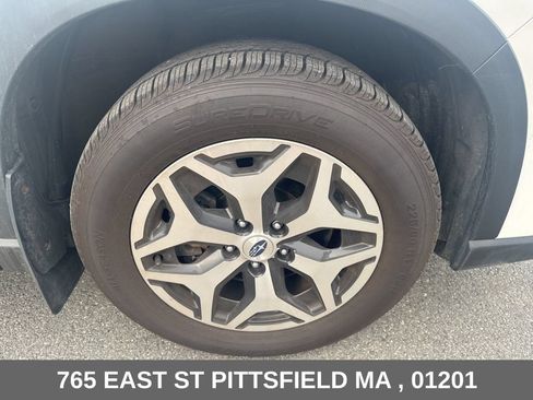 Used 2023 Subaru Forester Premium AWD/4WD image 30