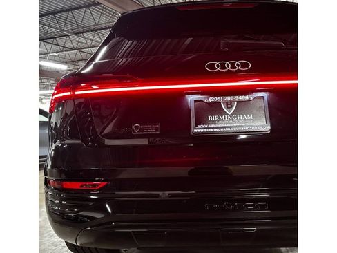 Used 2024 Audi Q8 e-tron Premium image 17