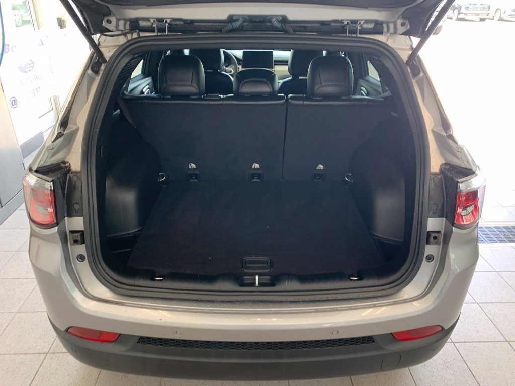 Used 2023 Jeep Compass Limited AWD/4WD image 14