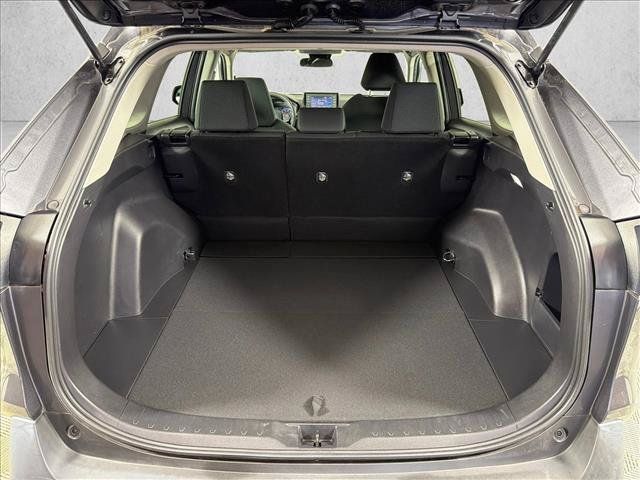 Used 2022 Toyota RAV4 LE FWD image 18