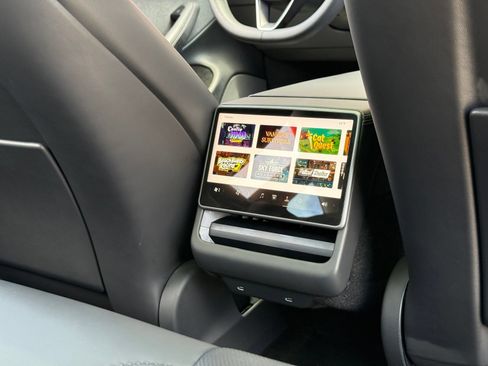 Used 2024 Tesla Model 3 Standard Range RWD image 21