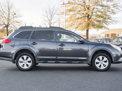 Used 2010 Subaru Outback 2.5i Premium image 3