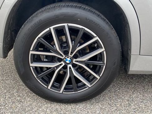 Used 2025 BMW X1 xDrive28i AWD/4WD image 11