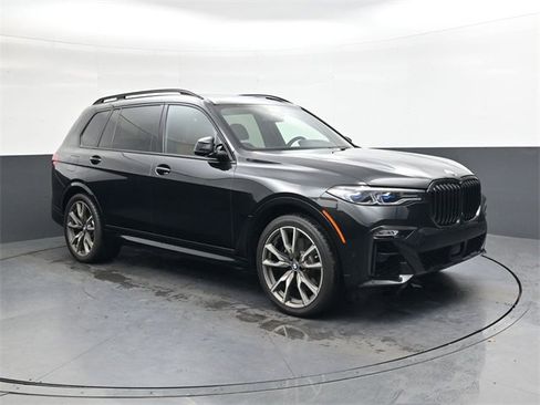 Used 2021 BMW X7 M50i image 2