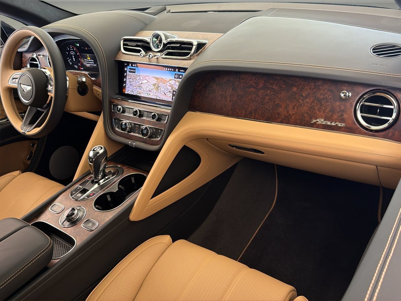 Used 2025 Bentley Bentayga AWD/4WD image 28