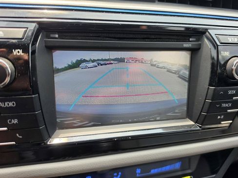 Used 2016 Toyota Corolla LE FWD image 13