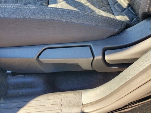 New 2025 Nissan Kicks SV image 8