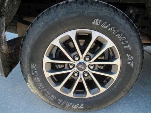 Used 2019 Ford F150 XLT w/ Equipment Group 302A Luxury AWD/4WD image 5
