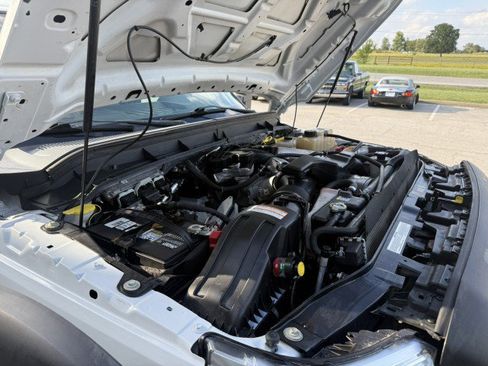 Used 2011 Ford F550 2WD Regular Cab Super Duty w/ XL Value Pkg image 19