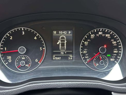 Used 2013 Volkswagen Passat TDI SE image 28