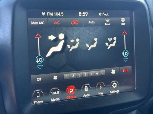 Used 2023 Jeep Renegade Trailhawk AWD/4WD image 9