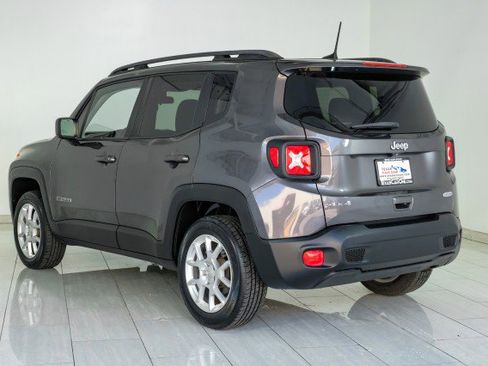 Used 2019 Jeep Renegade Latitude image 6