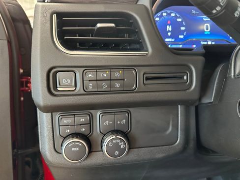 Used 2023 Chevrolet Tahoe Z71 w/ Luxury Package image 23