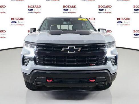Used 2024 Chevrolet Silverado 1500 LT Trail Boss w/ LT Trail Boss Premium Package AWD/4WD image 2