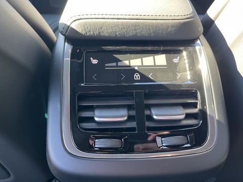 New 2026 Volvo XC60 B5 Ultra w/ Climate Package image 20