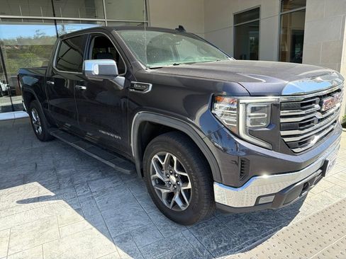 Used 2023 GMC Sierra 1500 SLT w/ SLT Premium Package AWD/4WD image 10