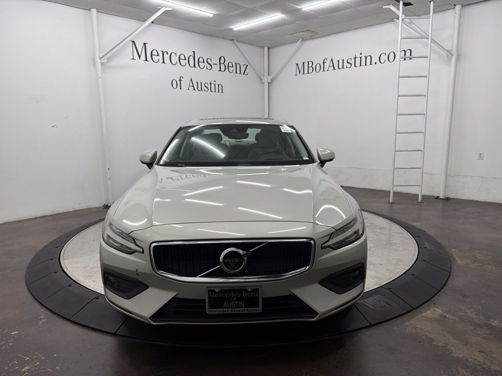 Used 2020 Volvo S60 T5 Momentum FWD image 2