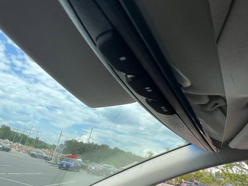 Used 2021 Genesis GV80 2.5T w/ Prestige Package 04 AWD/4WD image 31