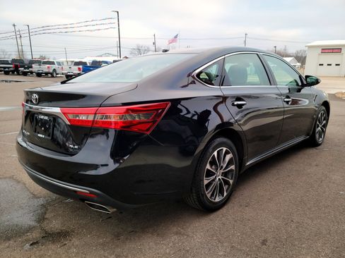 Used 2018 Toyota Avalon XLE image 4