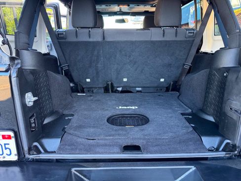 Used 2017 Jeep Wrangler Unlimited Sport AWD/4WD image 14