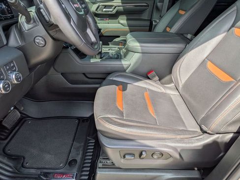 Used 2023 GMC Sierra 1500 AT4 w/ AT4 Premium Package AWD/4WD image 16