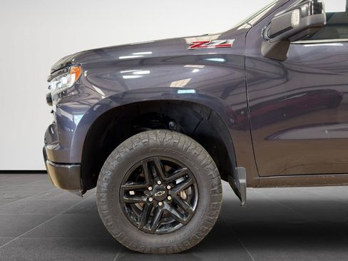 Used 2022 Chevrolet Silverado 1500 LT Trail Boss w/ LT Trail Boss Premium Package AWD/4WD image 3