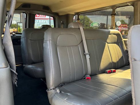 Used 2016 Chevrolet Express 3500 LS RWD image 15