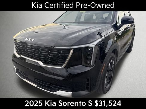 Certified 2025 Kia Sorento S FWD image 8
