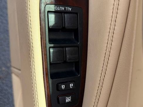 Used 2016 Lexus LS 460 w/ Comfort Package RWD image 12