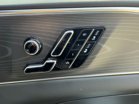 Used 2025 Cadillac Lyriq Luxury AWD/4WD image 21