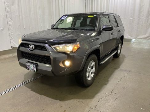 Used 2017 Toyota 4Runner SR5 image 8