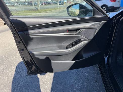 Used 2025 MAZDA MAZDA3 s Sport image 16