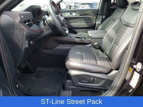 Used 2025 Ford Explorer ST-Line w/ Premium Package image 17