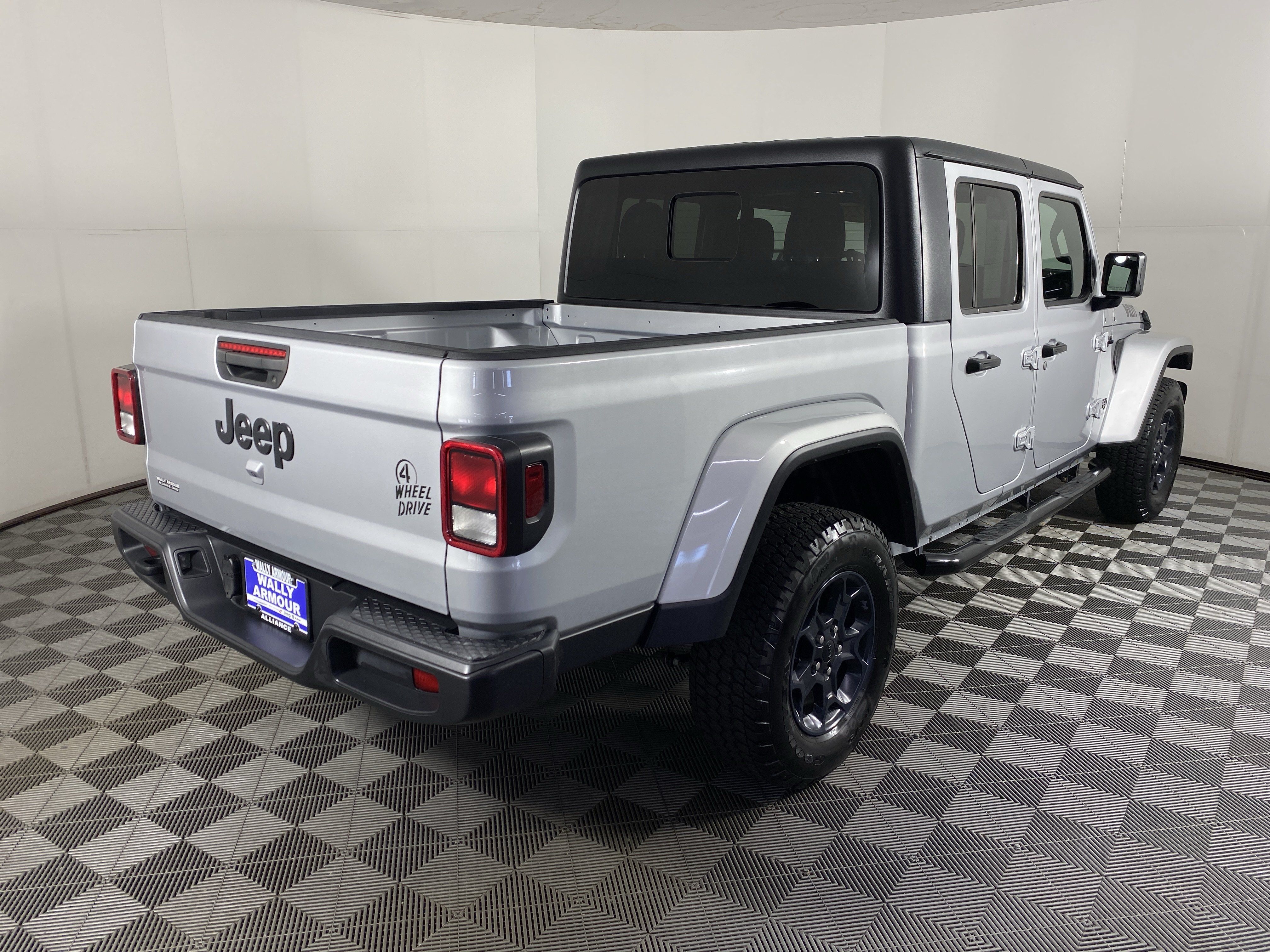 Used 2023 Jeep Gladiator Sport AWD/4WD image 8