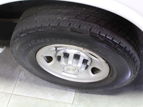 Used 2017 Chevrolet Express 2500 RWD image 28