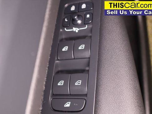 Used 2024 Volvo XC40 B5 Plus w/ Protection Package Premier AWD/4WD image 33